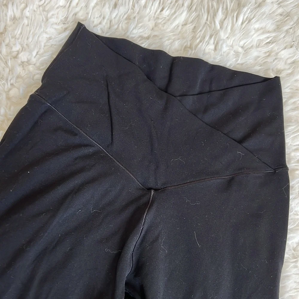 Offline by Aerie Real Me High Waisted Cropped Crossover Legging - Picture 3 of 4